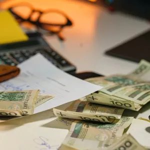 Imagen de portada para Ebook Construye tu futuro financiero: Aprende, ahorra e invierte