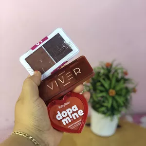 Imagem de capa para o Ebook Aroma Divino: Maquiagens e Beleza com Oportunidade de Afiliação