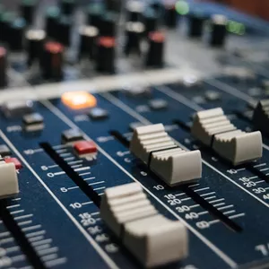 Imagen de portada para Curso online Producción de Radio y Podcast