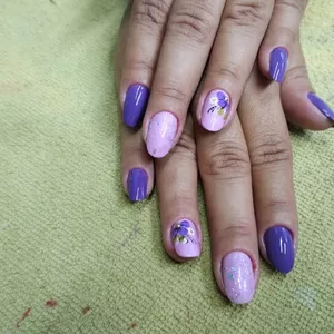Imagem de capa para o Curso online Curso completo de manicure e pedicure curtilagem e esmaltacao