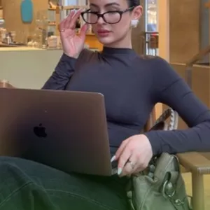 Imagem de capa para o Curso online Mulheres Empoderadas