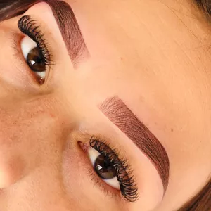 Imagen de portada para Curso online Curso de cejas y pestañas 