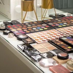 Imagen de portada para Curso online Curso Online de Maquillaje Profesional: Domina el Arte desde Cero