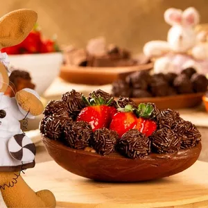 Imagem de capa para o Ebook "Delícias de Páscoa: Aprenda a Fazer Ovos de Chocolate Incríveis em Casa!"