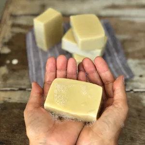 Imagem de capa para o Curso online MEU PRIMEIRO SABONETE 100% NATURAL