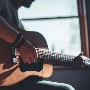 Imagem do curso Aprenda a tocar a sua primeira música em 7 dias ou devolveremos o seu dinheiro