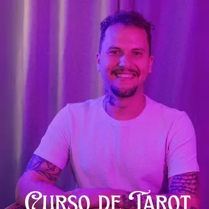 Imagem de capa para o Curso online Curso Completo de Tarot e Magia com Pai Bruno