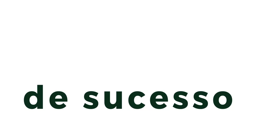 O minicurso MEU COSMÉTICO DE SUCESSO é uma pequena parte da metodologia completa da FORMAÇÃO NATURE PRO, um curso de cosmetologia natural reconhecido pelo mec para fazer cosméticos naturais exclusivos. O meu cosmético de sucesso é um curso gratuito de cosméticos naturais oline. Sabe aquelas amostras grátis de produtos físicos que algumas marcas distribuem, então, é tipo isso. O minicurso gratuito passa um conhecimento inicial, e o caminho para quem quer se desenvolver na área de cosméticos naturais, você aprende os primeiros passos para criar formulações e uma marca estruturada para o sucesso, também para apresentar a didática da professora. Nós liberamos esses conteúdos gratuitos para disponibilizarmos conhecimento prévio a quem está procurando aprender sobre o mundo dos cosméticos naturais, mas também para apresentar nossa metodologia que já ajudou e continua ajudando diversas mulheres a criar cosméticos naturais do zero e alcançar a independência financeira.