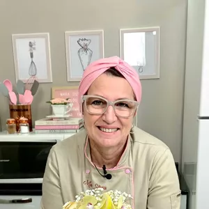 Imagem de capa para o Curso online Vídeo aula Bolos para Comemorar: receitas, dicas e técnicas por Mara Silvia