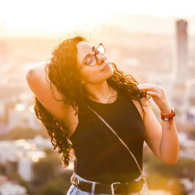 🔹 Daniela S. – Community Manager