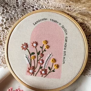 Imagem de capa para o Ebook Apostila Edição 10 - Flores e folhagens