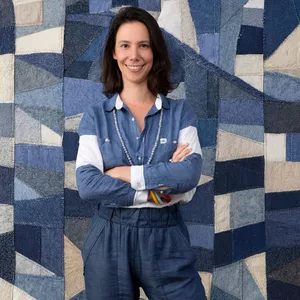 Imagem de capa para o Curso online RESSURREIÇÃO DAS ROUPAS – DE VOLTA AO FUTURO COM O UPCYCLING