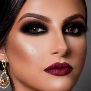 Imagem do curso Combo - Maquiagem mais Designer de Cílios & Sobrancelha