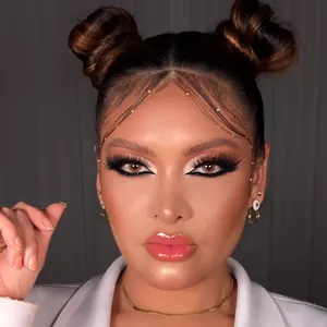 Imagem de capa para o Curso online Descomplicando a Maquiagem - 22, 30 e 31