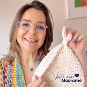 Imagem de capa para o Curso online Arte com Linhas: O Guia Definitivo de Crochê e Macramê