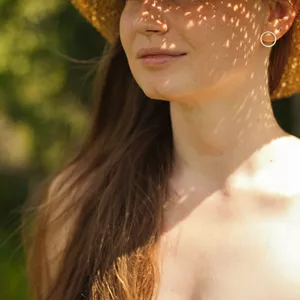 Imagen de portada para Curso online LUNA SOL: Protección Solar Inteligente para Piel Radiante