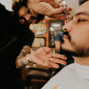 Imagem de capa para o Curso online Barba técnicas profissionalizantes 