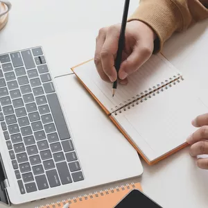 Imagem de capa para o Curso online CALENDÁRIO DE CONTEÚDO - 365 IDÉIAS DE POSTAGENS