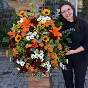 Imagem do curso Passo a Passo da Montagem de Arranjo com Flores Naturais  para Igrejas