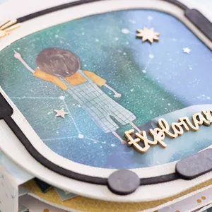 Imagen de portada para Curso online Taller Scrapbooking Álbum "Casco Astronauta"