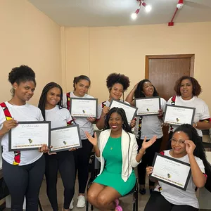 Imagem do curso CURSO DE TRANÇAS AFRICANAS