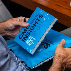 Imagem de capa para o Ebook CMO Insights 2026 (edição digital) + Brinde: versão impressa