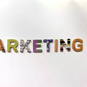 Imagem de capa para o Ebook Domine as Estratégias de Atração de Visitantes Online