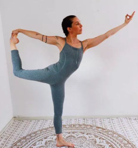  Cris Zerbini | Professora de Hatha Yoga & Yoga Terapia 
