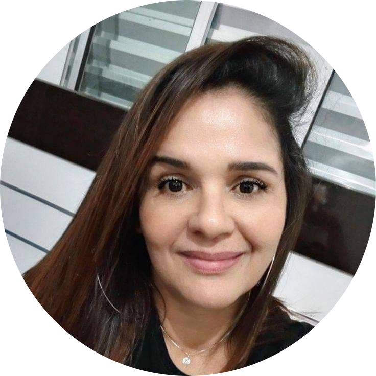 Mariane. S. 43 Anos