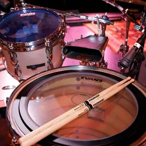 Imagem de capa para o Curso online Tocando bateria do zero🔥🥁