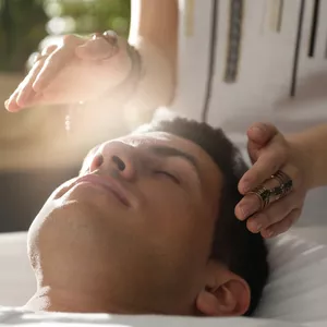 Imagen de portada para Curso online Curso de Reiki primer nivel ✨️