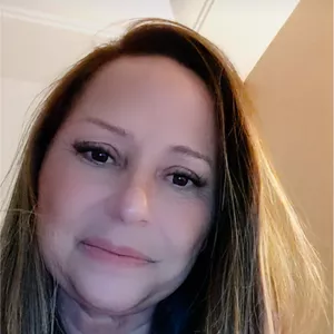 Imagem de capa para o Curso online Curso 1 de Modelagem de Flores em Porcelana e Cerâmica