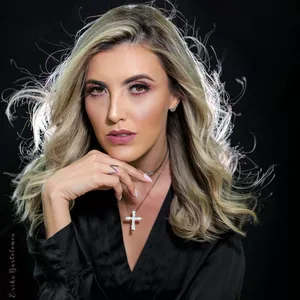 Priscila Larsen Salon