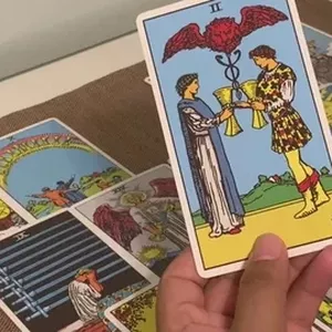 Imagen de portada para Curso online 🔮 Horóscopos Virgo Hoy: Descubre tu Destino en el Tarot