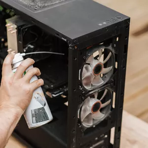 Imagem de capa para o Curso online Montagem e Manutenção de Computadores
