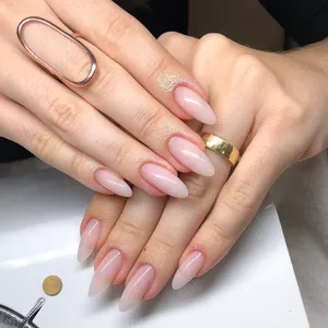 Imagem de capa para o Curso online Alongamento de Unhas em Acrílico 