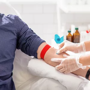 Imagem de capa para o Ebook E-book Coleta de sangue e venopunção