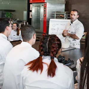 Imagen de portada para Curso online Master de Alta Pastelería