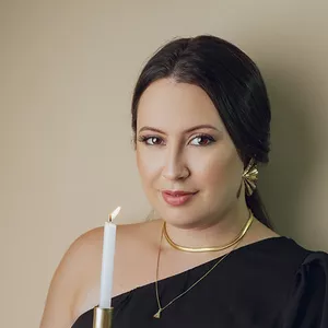 Imagem de capa para o Ebook 100 IDEIAS DE STORIES PARA VENDER NA AREA DA BELEZA