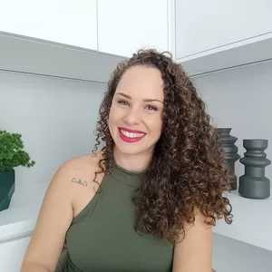 Imagem de capa para o Curso online Imersão: O QUE ESTÁ TE TRAVANDO? Descubra e mude suas relações e sua vida