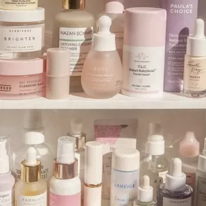 Imagen de portada para Curso online Ayudar ha usar productos de belleza correctamente 