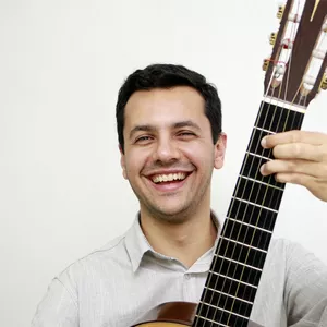 Imagem de capa para o Curso online Violão de 7 Cordas Online
