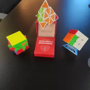 Imagem de capa para o Curso online Quem Resolve o Cubo Resolve Qualquer Coisa