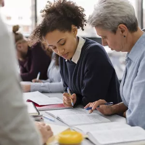 Imagem do curso Construção da Identidade do Educador de Educação de Jovens e Adultos