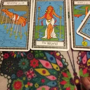 Imagen de portada para Curso online 🌟 ¡Acuario Hoy Solteros! 🔮 Descubre tu Destino en el Amor 💑