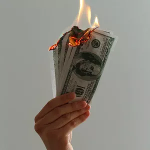 Imagen de portada para Ebook De cero a éxito: Cómo crear tu negocio sin grandes inversiones