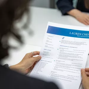 Imagen de portada para Curso online Crea un Curriculum que causa IMPACTO