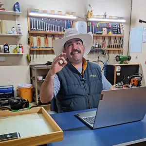 Imagem do curso Manutenções em Roçadeiras e Motosserras