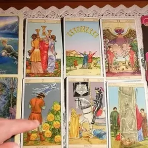 Imagen de portada para Curso online Lecturas de Tarot Gratis en Español 🌟🔮
