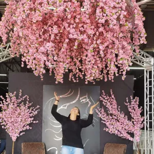Imagem de capa para o Curso online Formação Iluminada Flores - Produções florais, arvores de cerejeira